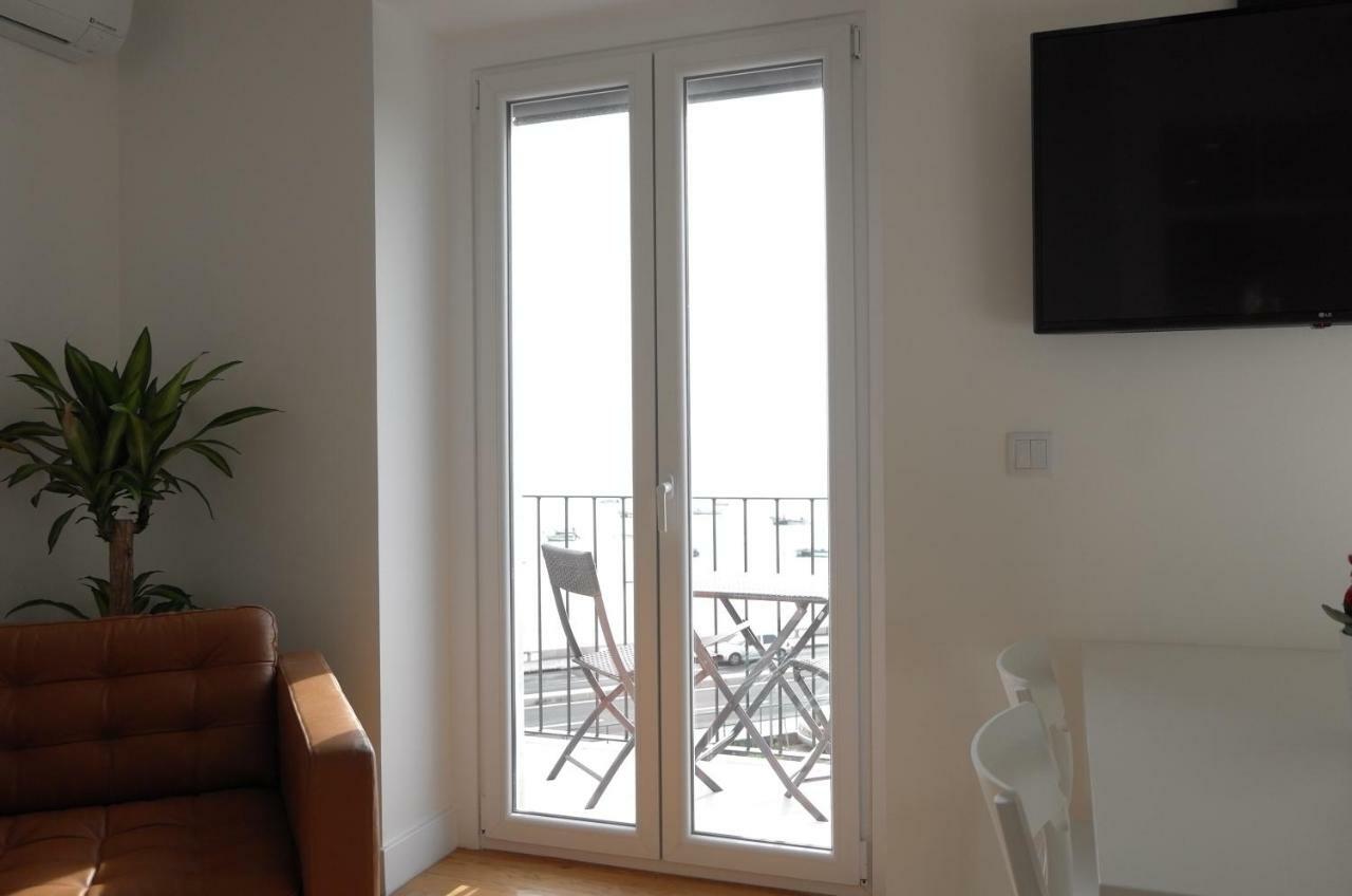 Appartamento Ocean View Penthouse Paço de Arcos Esterno foto