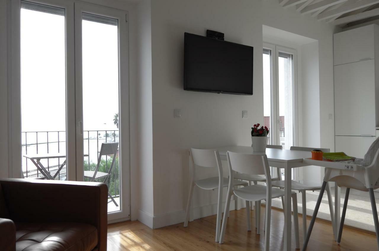 Appartamento Ocean View Penthouse Paço de Arcos Esterno foto